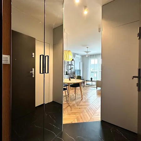 Apartment Mieszczanska 25 - Self Check-in 20h - Parking & Lift *