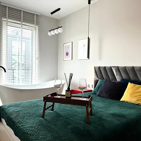 Mieszczanska 25 - Self Check-in 20h - Parking & Lift *