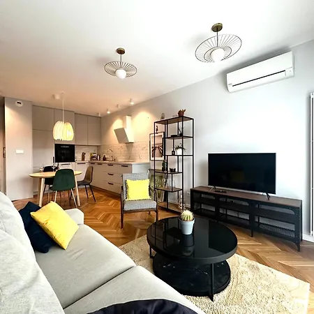 Apartment Mieszczanska 25 - Self Check-in 20h - Parking & Lift Wroclaw