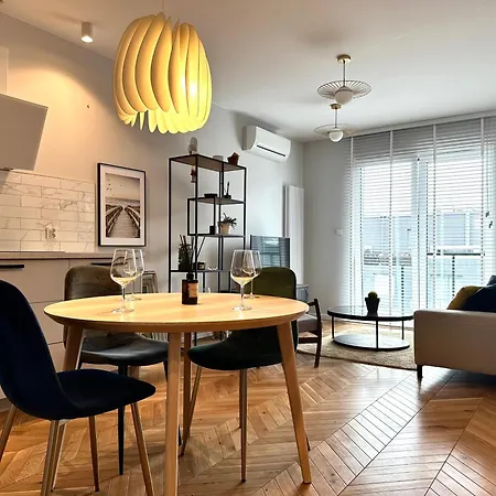 Mieszczanska 25 - Self Check-in 20h - Parking & Lift